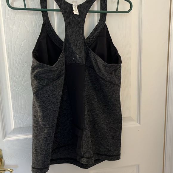 Under Armour Tank - Picture 3 of 4